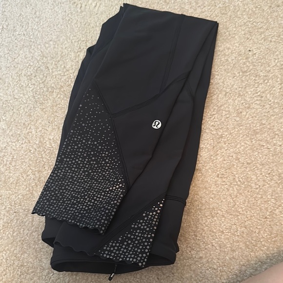 🦄 Lululemon Black Reflective Leggings - Picture 1 of 3